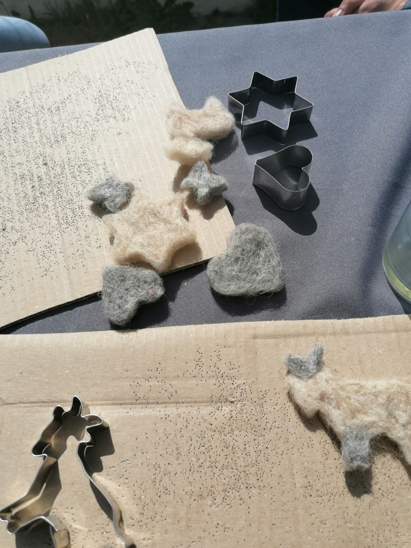 Aus unserer Wolle lustige Figuren filzen